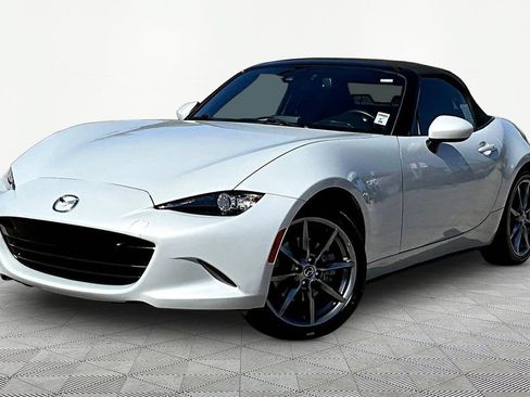 Used 2016 MAZDA MX-5 Miata Grand Touring RWD image 3