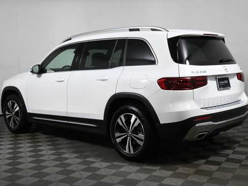 Used 2025 Mercedes-Benz GLB 250 4MATIC image 5