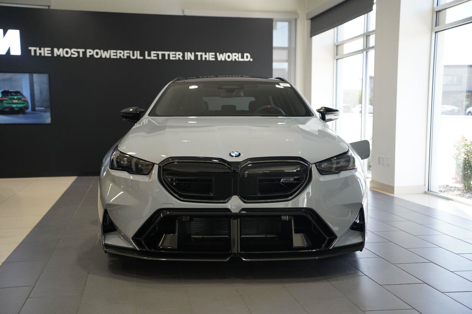 New 2027 BMW M5 Touring AWD/4WD image 5