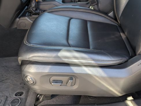 Used 2025 Jeep Wrangler Sahara w/ Safety Group image 12