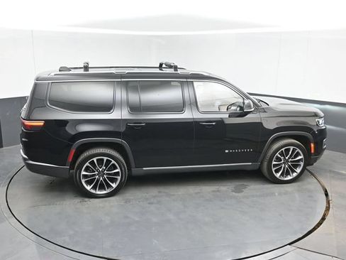 Used 2022 Jeep Wagoneer Series III w/ Premium Group I AWD/4WD image 43