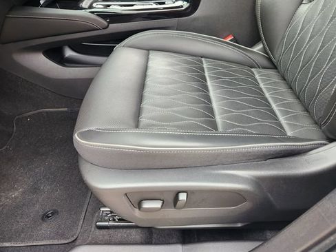 Used 2022 Buick Envision Avenir w/ Safety Package FWD image 27