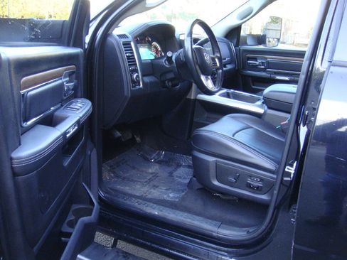 Used 2018 RAM 3500 Laramie w/ Convenience Group image 14