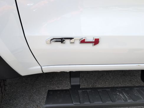 New 2026 GMC Canyon AT4 AWD/4WD image 3