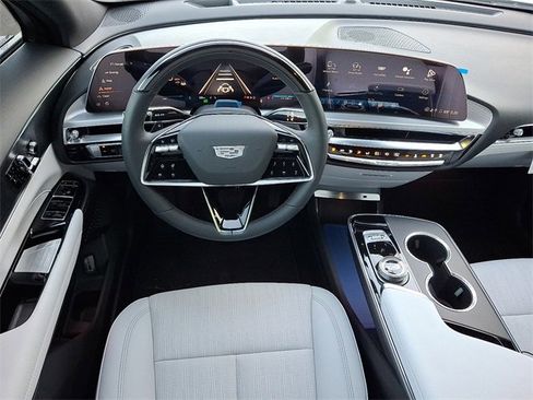 New 2026 Cadillac Lyriq Luxury image 9