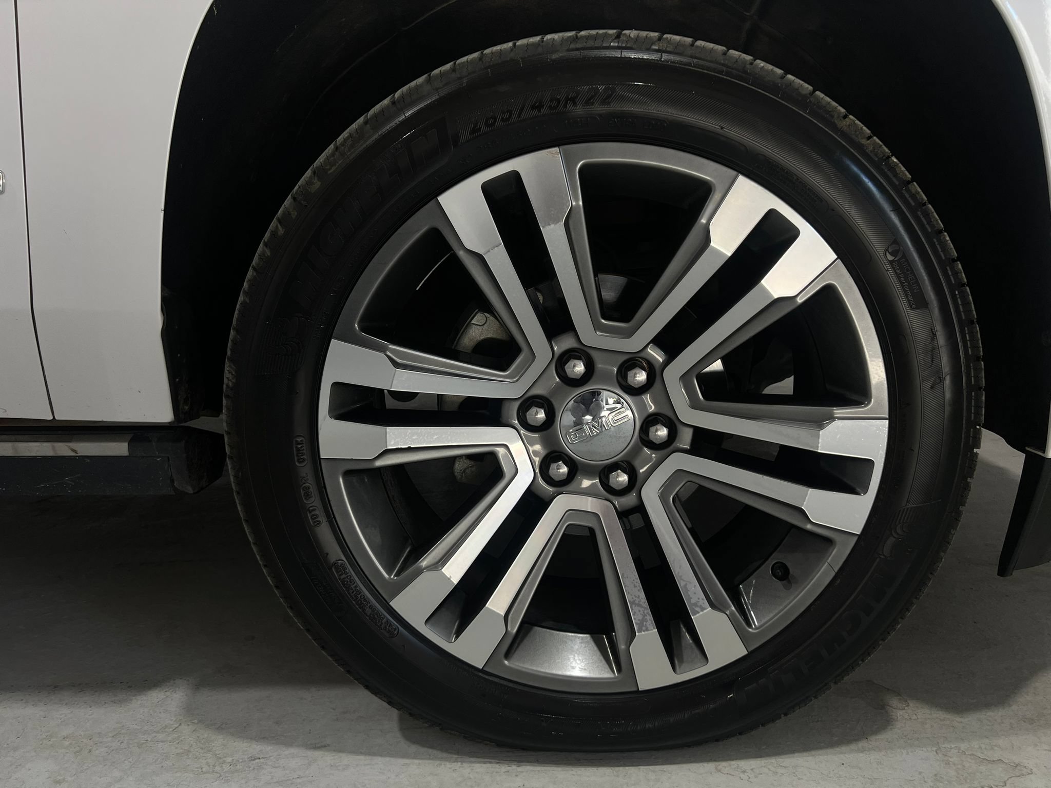 Used 2019 GMC Yukon Denali w/ Denali Ultimate Package AWD/4WD image 9