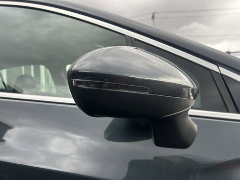 Used 2018 Chevrolet Cruze Premier image 26