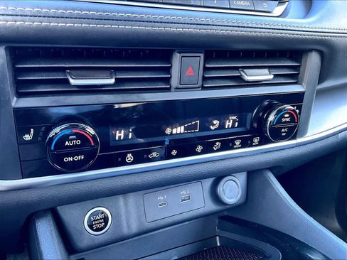 Used 2023 Nissan Rogue SV w/ SV Premium B Package image 26