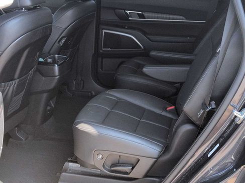 Used 2025 Kia Telluride EX w/ EX Captain's Chair Package AWD/4WD image 21
