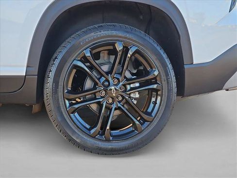 New 2026 Chevrolet Traverse LT w/ Driver Confidence Package FWD image 10