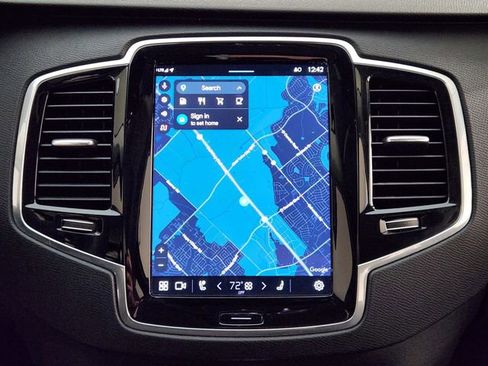 Used 2024 Volvo XC90 B5 Plus image 17