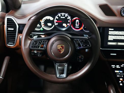 Used 2022 Porsche Cayenne Turbo AWD/4WD image 27