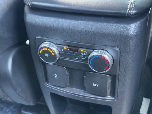 Used 2020 Ford Explorer XLT w/ Equipment Group 202A image 32