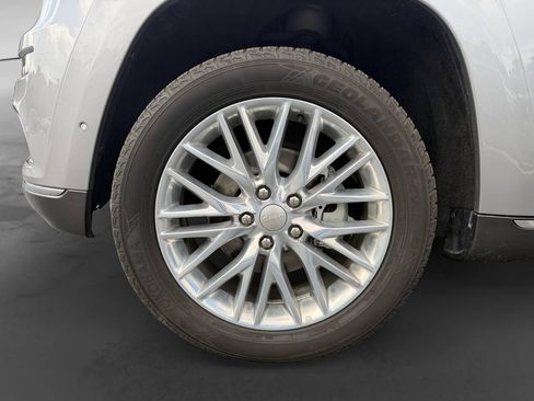Used 2018 Jeep Grand Cherokee Summit AWD/4WD image 14