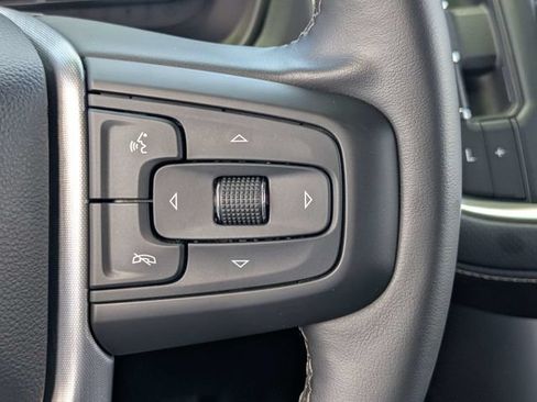 Used 2024 GMC Yukon SLT w/ SLT Luxury Package RWD image 25