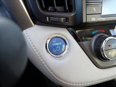 Used 2018 Toyota RAV4 Limited image 26