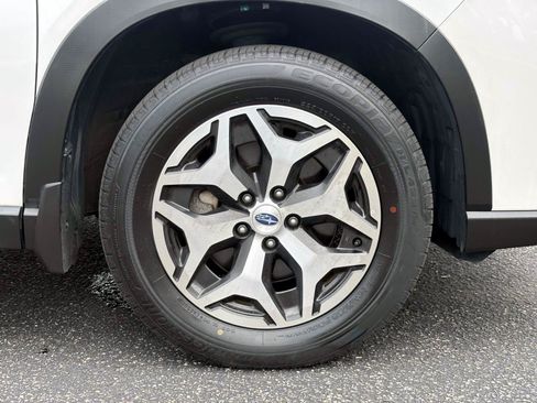 Used 2023 Subaru Forester Premium AWD/4WD image 31