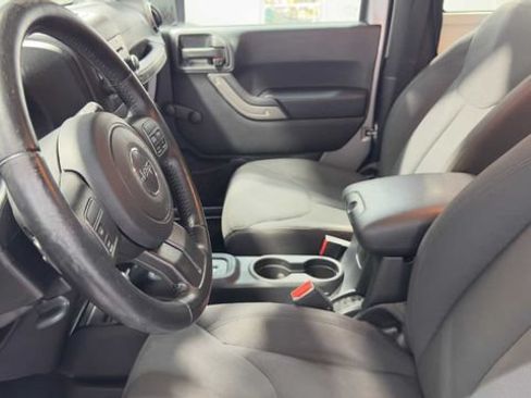 Used 2018 Jeep Wrangler Sport AWD/4WD image 16