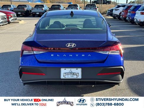 Certified 2026 Hyundai Elantra SE FWD image 12