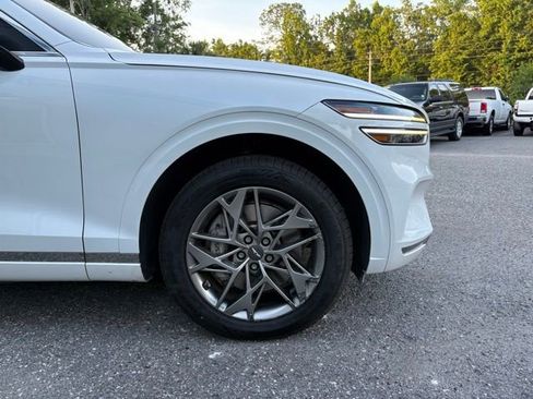 Used 2025 Genesis GV70 2.5T AWD/4WD image 32