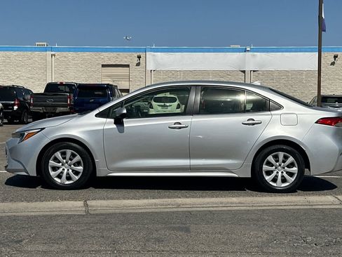 Used 2025 Toyota Corolla LE w/ Carpet Mat Package (TMS) FWD image 5
