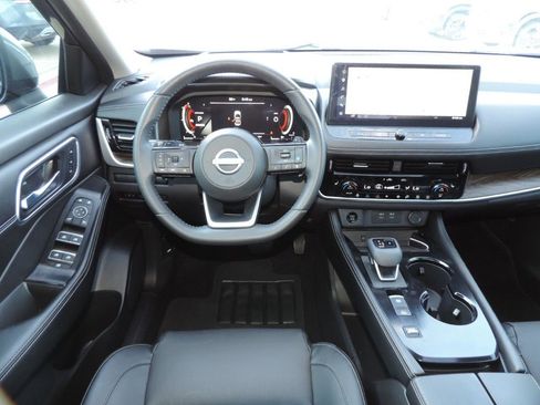 Used 2024 Nissan Rogue Platinum w/ Platinum Premium Package FWD image 25