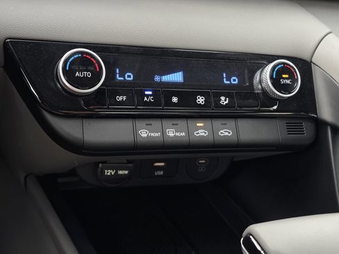 Used 2025 Hyundai Elantra Sport FWD image 23