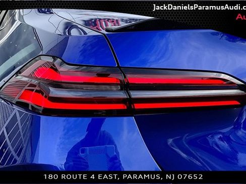 Used 2025 BMW M5 w/ Carbon Package image 23