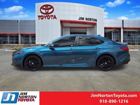 Used 2025 Toyota Camry SE w/ Convenience Package AWD/4WD image 5