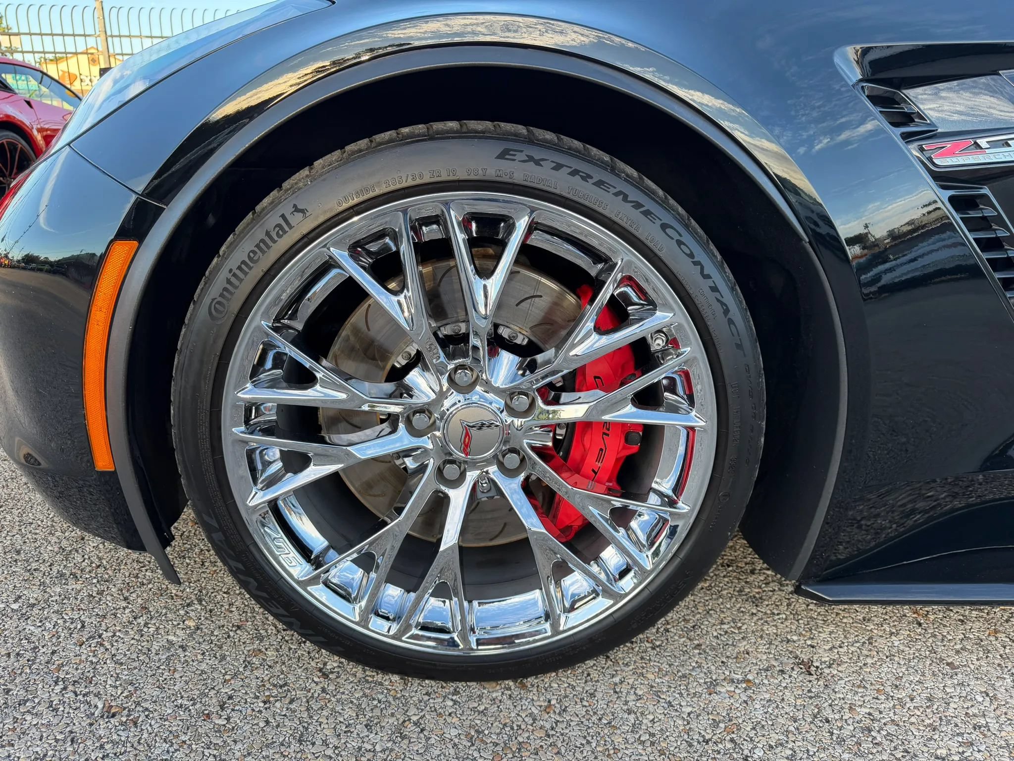 Used 2015 Chevrolet Corvette Z06 w/ 3LZ Preferred Equipment Group RWD image 14