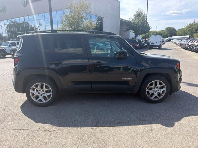 Used 2018 Jeep Renegade Latitude FWD image 6