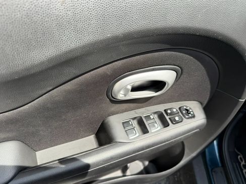 Used 2018 Kia Soul + FWD image 28