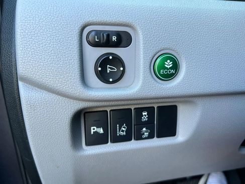 Used 2016 Honda Pilot Touring image 28
