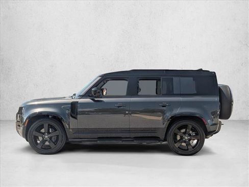 Used 2025 Land Rover Defender 110 X-Dynamic SE AWD/4WD image 9