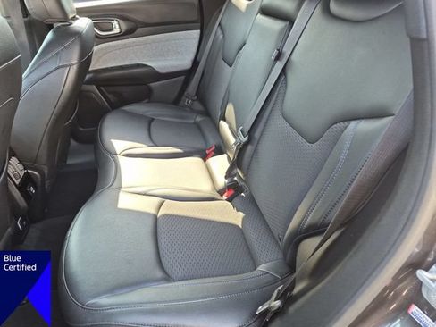 Used 2023 Jeep Compass Latitude AWD/4WD image 29