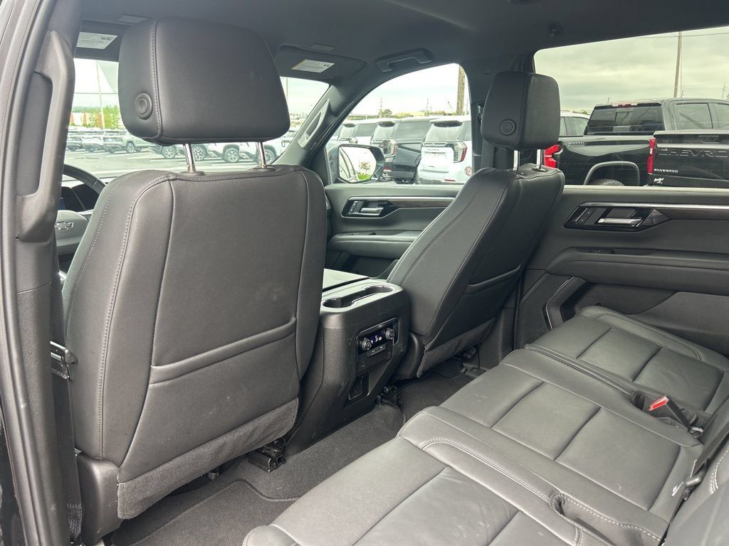 Used 2025 Chevrolet Tahoe Z71 AWD/4WD image 39