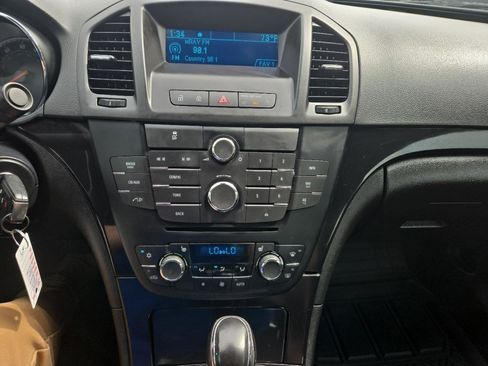 Used 2012 Buick Regal Leather FWD image 9