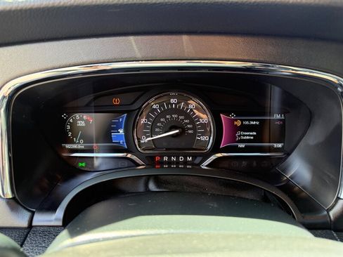 Used 2017 Lincoln Navigator Select AWD/4WD image 18