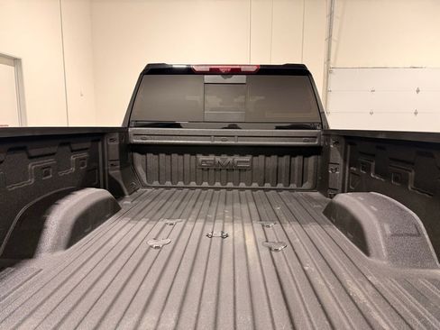 Used 2025 GMC Sierra 2500 AT4X image 10