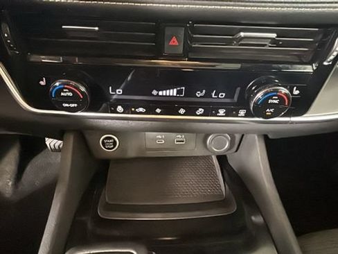 Used 2021 Nissan Rogue SV AWD/4WD image 23