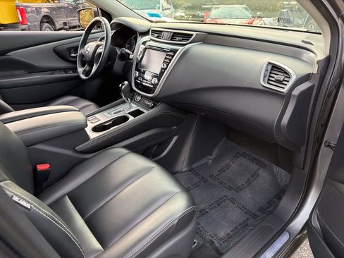 Used 2020 Nissan Murano SV w/ Premium Package image 11