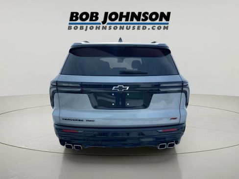 Used 2025 Chevrolet Traverse RS image 7