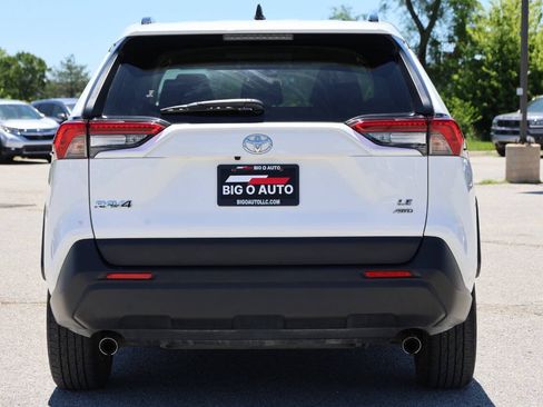 Used 2019 Toyota RAV4 LE AWD/4WD image 10