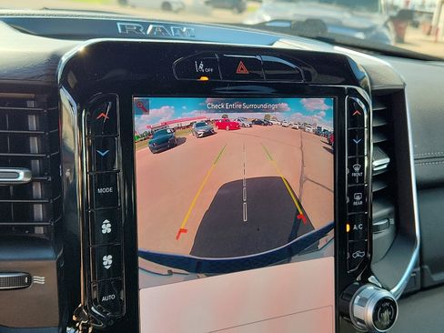 Used 2025 RAM 1500 Laramie image 13