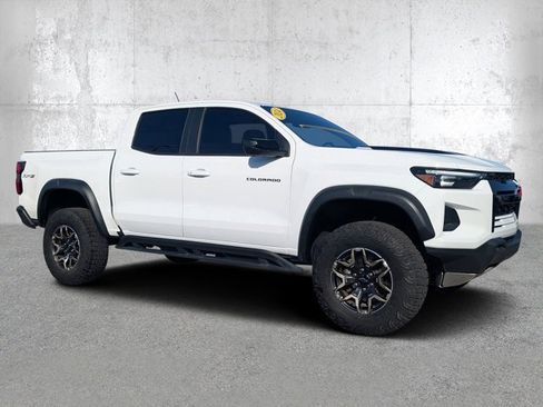 Used 2024 Chevrolet Colorado ZR2 w/ Technology Package image 30