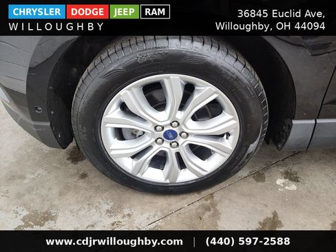 Used 2020 Ford Edge Titanium AWD/4WD image 39