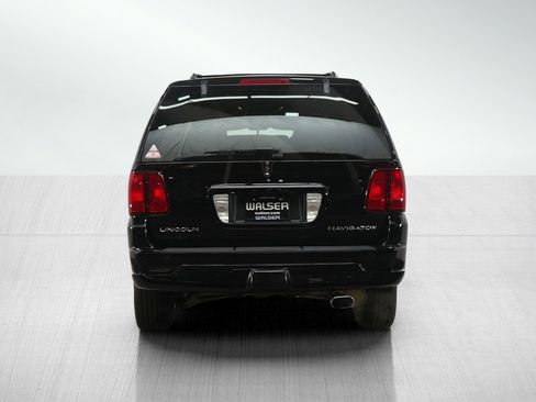 Used 2004 Lincoln Navigator Ultimate AWD/4WD image 4