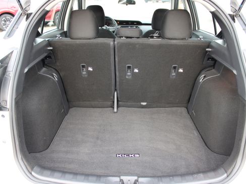 Certified 2024 Nissan Kicks SV image 5