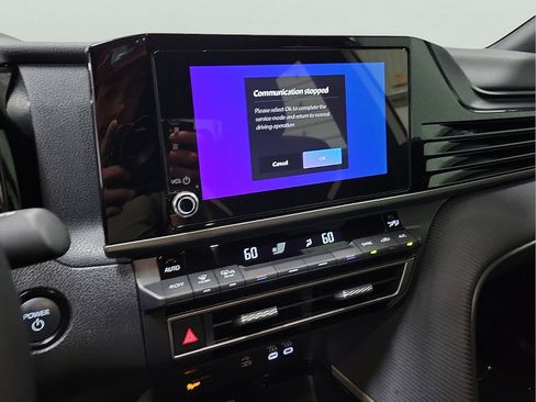 Certified 2025 Toyota Camry SE w/ Convenience Package image 19