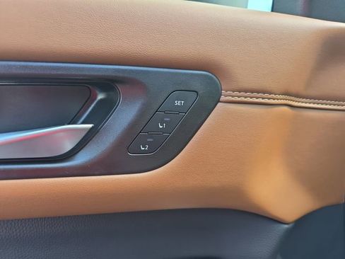 New 2026 Nissan Pathfinder Platinum image 16